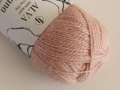 Alva Light Blush 334 - Blødt 100% Alpaka Garn på Tilbud