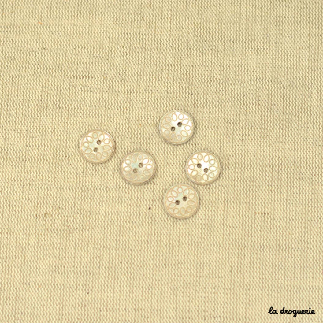 Akoya Knap M  Gravering 14 Mm fra La Droguerie